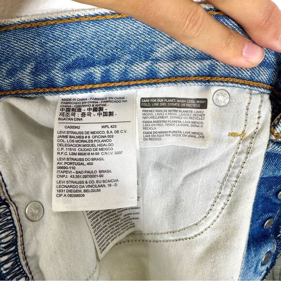 Levi's Women’s Size 32 Blue Denim Cotton Distressed Button Fly Cut Off Shorts - Picture 6 of 9